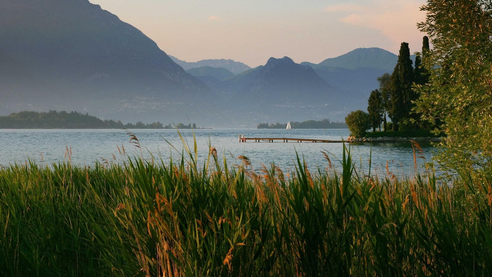 Vivre et travailler a Monaco : le quotidien derriere le glamour