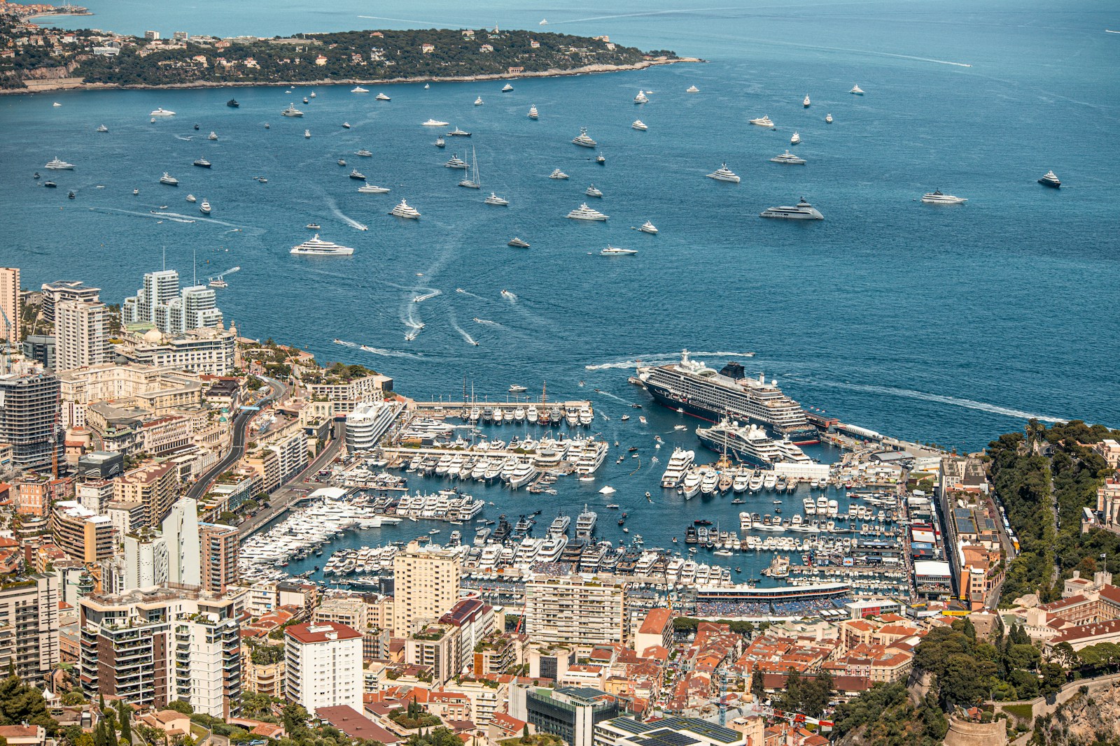 Vue réelle du port et de la Principauté de Monaco